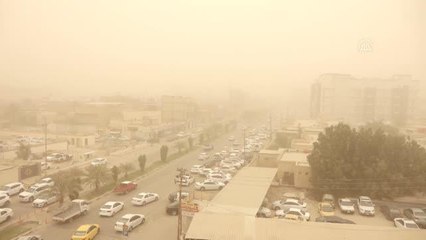 Irak'ta kum fırtınası etkili oldu