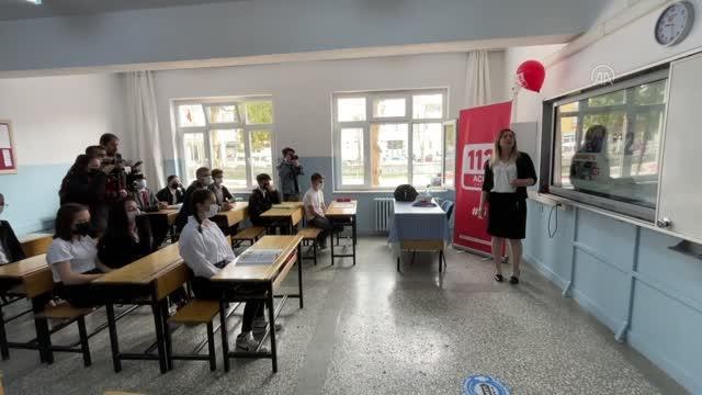 Öğretmen ve öğrencilere 112 acil çağrı eğitimi verildi