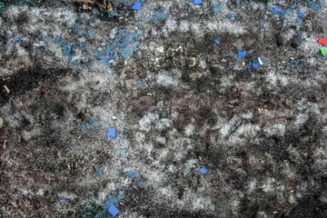 Gostomel'de milyonlarca renkli şişe etrafa saçıldı