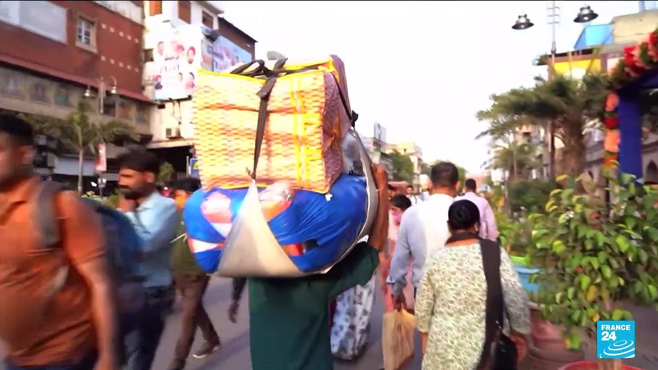 India: New Delhi swelters under early heatwave