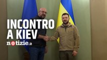 Ucraina, Charles Michel incontra Zelensky a Kiev: “Nel cuore dell’Europa libera e democratica”