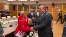 Bakan Çavuşoğlu, Down Sendromlular Futsal milli takım oyuncularını kabul etti