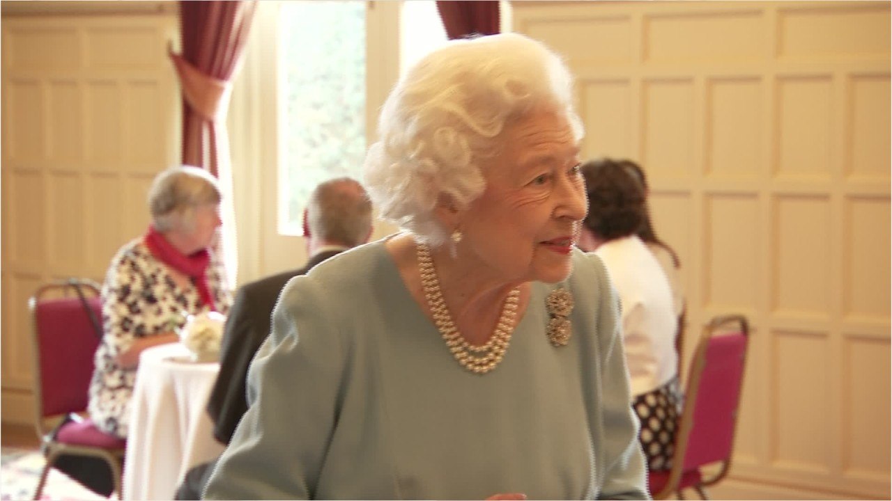 Voici - Elizabeth II "investie" après la mort de Diana ? Nouvelles révélations sur le rôle de la reine lors des obsèques