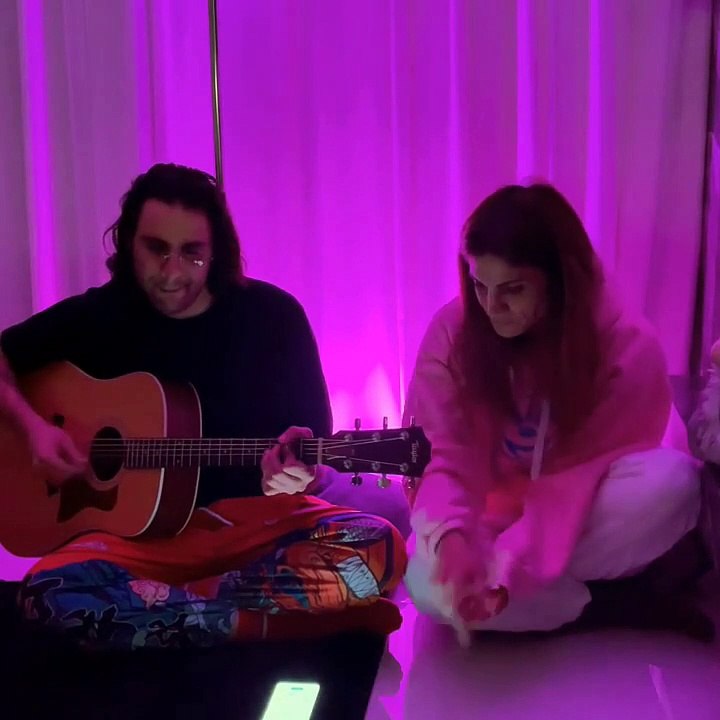 Ίαν Στρατής: Το πρώτο κοινό βίντεο από το σπίτι τους – «Τρελάθηκε» το Instagram