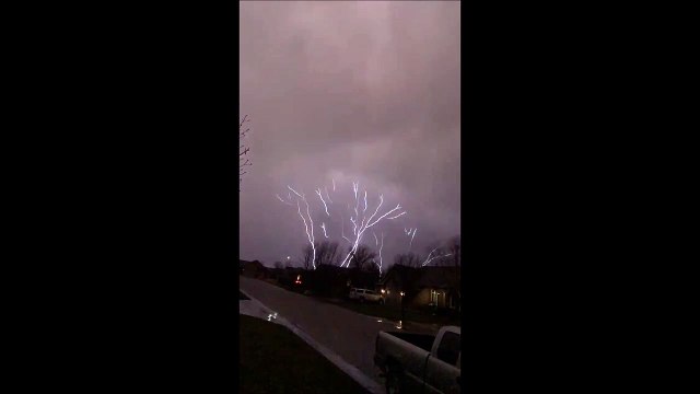 Quand Thor débarque sur terre : éclairs spectaculaires