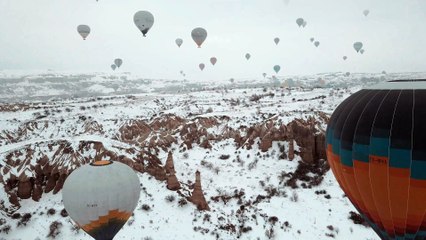 Kapadokya'da Uçan Balonların Görsel Şöleni