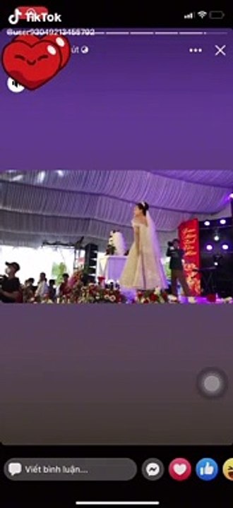 Bạn gái tin đồn Quang Hải chụp được hoa cưới trong đám cưới Hồ Tấn Tài