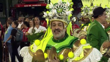 Carnaval volta a brilhar no Rio de Janeiro