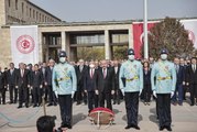 23 Nisan törenleri, TBMM Atatürk Anıtı'na çelenk konmasıyla başladı