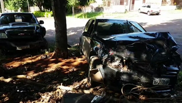 S10 e Golf se envolvem em colisão no Bairro Universitário, em Cascavel