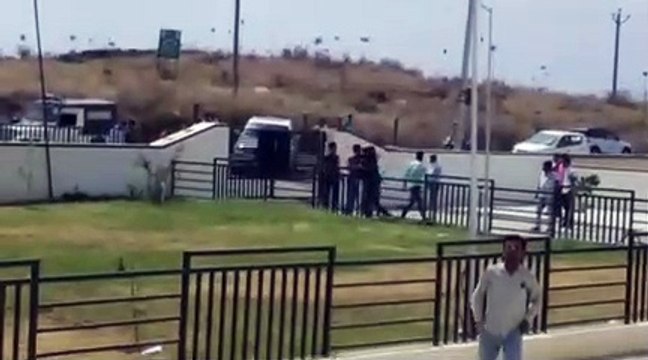 Congress and RLP supporters clashed, stone pelting