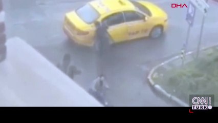 Taksici aracı kadının üzerine sürdü