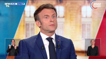 Emmanuel Macron à Marine Le Pen: "Vous dépendez du pouvoir russe et de monsieur Poutine"