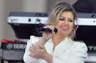 Kelly Clarkson is going hiking for her 40th birthday