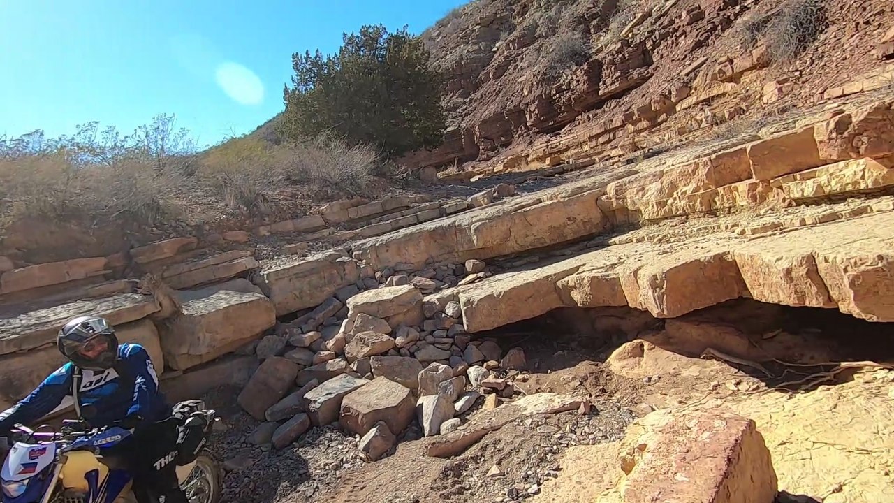 KTM 300 - Down the creek bed