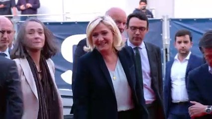 ماكرون يتّهم لوبن بالتبعية لموسكو وبوتين والأخيرة ترد أؤيّد "أوكرانيا حرّة ومستقلّة"