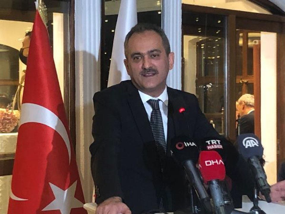 MİLLİ EĞİTİM BAKANI ÖZER ÖĞRETMENLİK MESLEK KANUNU YÖNETMELİĞİ SON AŞAMADA