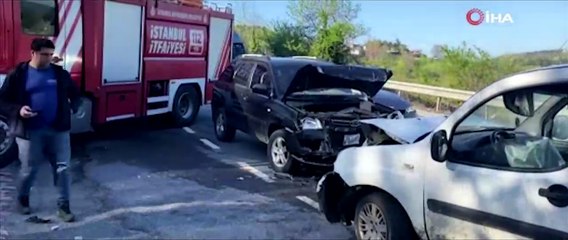 Sarıyer’de araçlar kafa kafaya çarpıştı: 3 yaralı