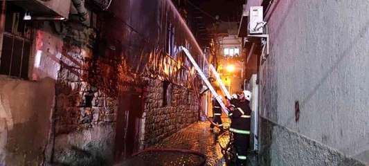 Son dakika! Depo yangını geceyi gündüze çevirdi