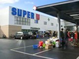 Saint-Sébastien sur Loire : Vide greniers parking Super U