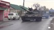 Ukraine: les habitants évacuent l'est du pays alors que les combats s'intensifient