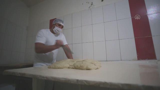 TÜRKİYE'NİN EKMEK KÜLTÜRÜ - Malatya'nın tandır ekmeği asırlardır aynı tatla sofralarda yer alıyor