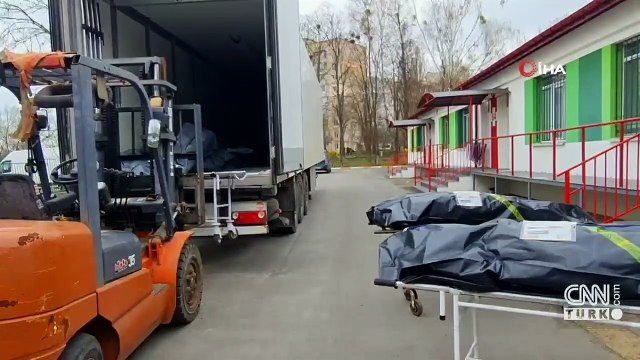 Cansız bedenler tırlarda bekletiliyor