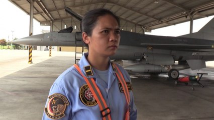Inilah Sosok Perempuan Pertama yang Jadi Teknisi Pesawat F-16 Fighting Falcon