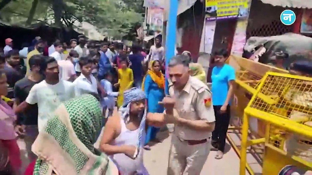 एमसीडी ने बुलडोजर से तोड़ा जहांगीरपुरी जामा मस्जिद का दरवाज़ा