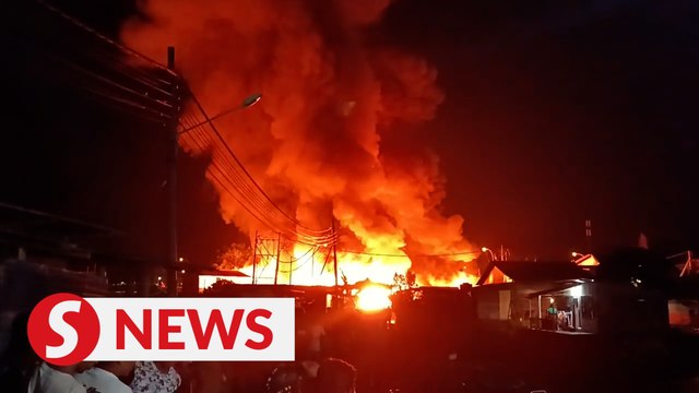 Displaced Semporna fire victims homeless again after settlement razed