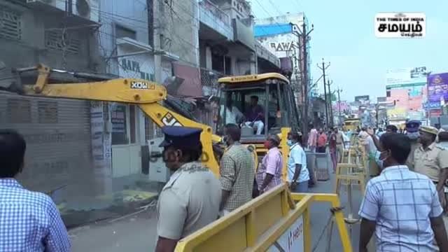 வேலூரில் சாலை ஆக்கிரமிப்புகள் அகற்றம்; மாநகராட்சி அதிகாரிகள் ஆக்சன் மோட்!