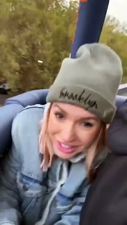 Le voyage en montgolfière finit dans les toits et les arbres à Melbourne