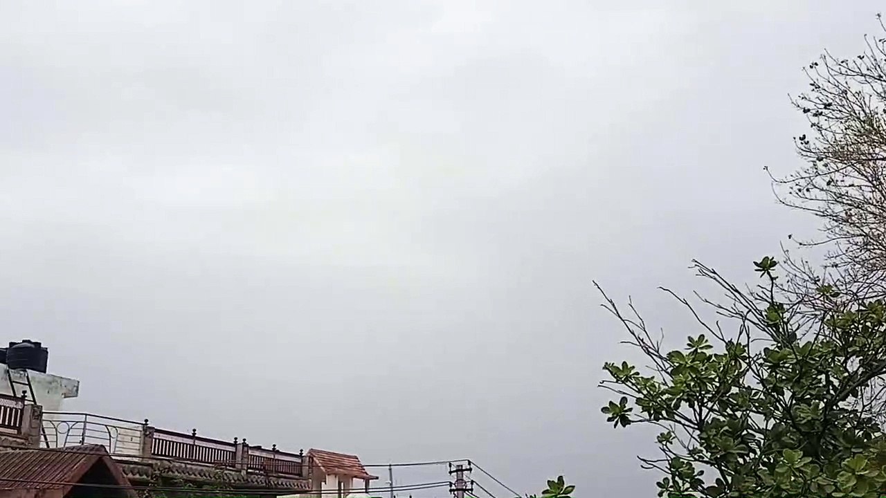 दिनभर रंग बदलता रहा मौसम, सुबह बादल छाए रहे, दोपहर बाद निकली धूप, गर्मी से मिली कुछ राहत