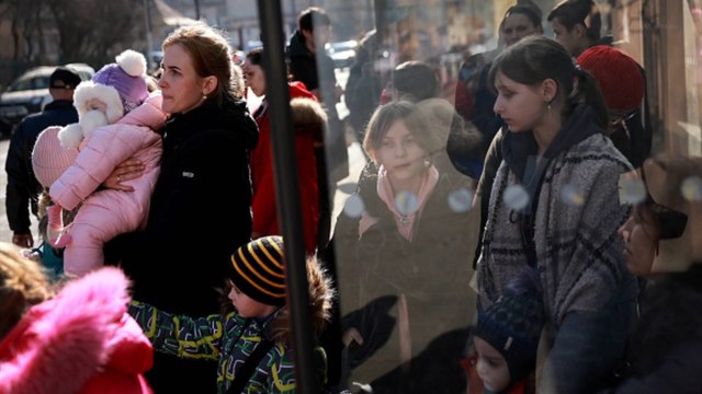 Ucrania anuncia la apertura de un corredor humanitario para evacuar a la población civil d