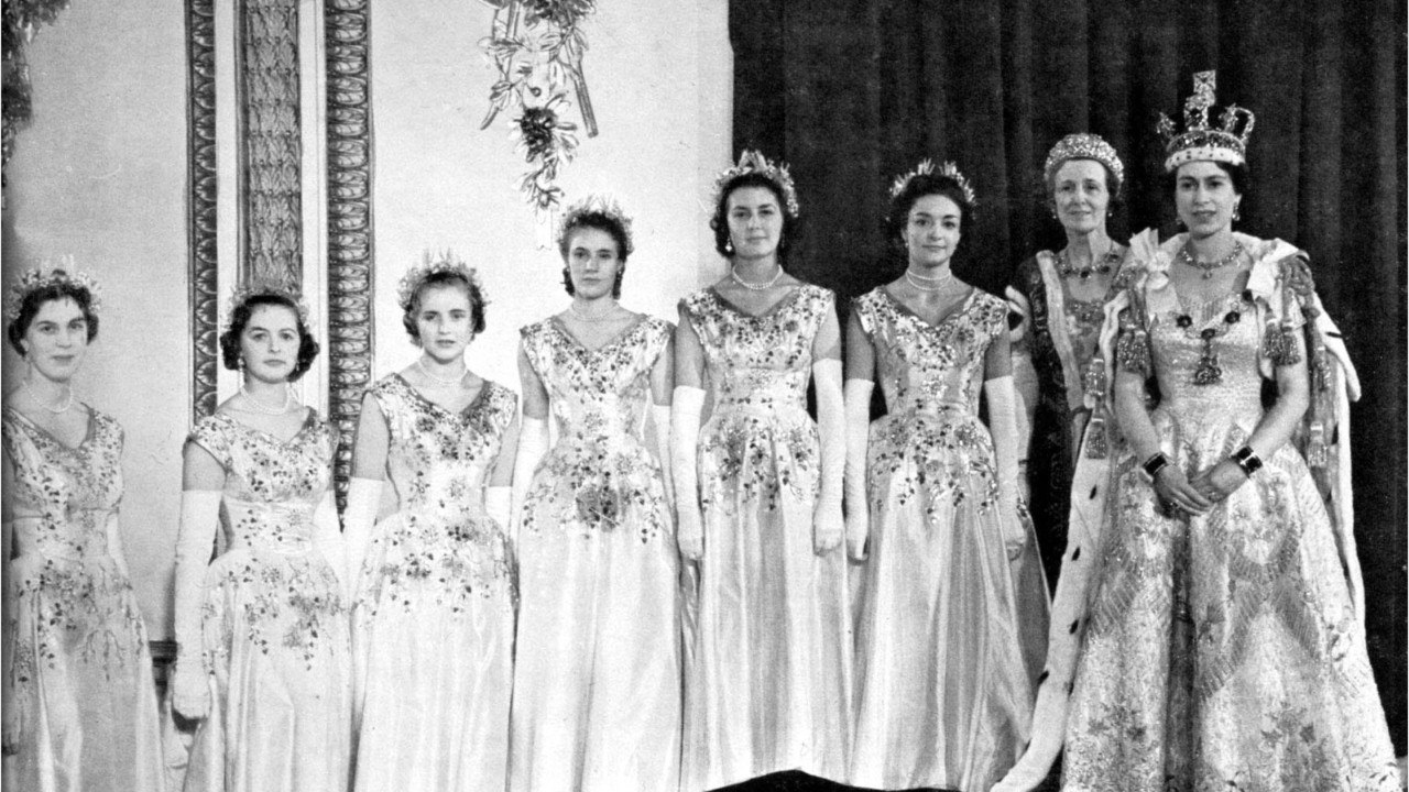 GALA VIDEO – Elisabeth II d'Angleterre – retour sur la première année de son règne (1)