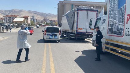 BRANDA ÇEKMEK İÇİN ÇIKTIĞI KAMYONDAN DÜŞEN ÖMER AĞIR YARALI