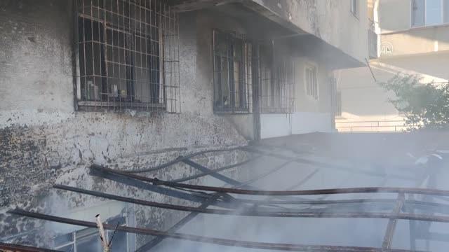 Hatay'da geri dönüşüm tesisi deposunda çıkan yangın söndürüldü