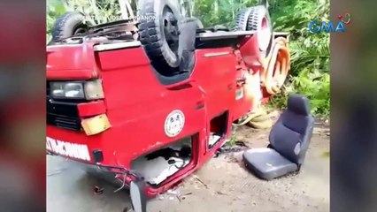 Bumbero, patay nang mahulog sa bangin ang fire truck na reresponde sa isang aksidente | Saksi