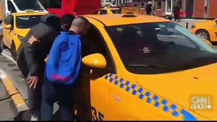 Turistler taksicilerle pazarlık yaptı