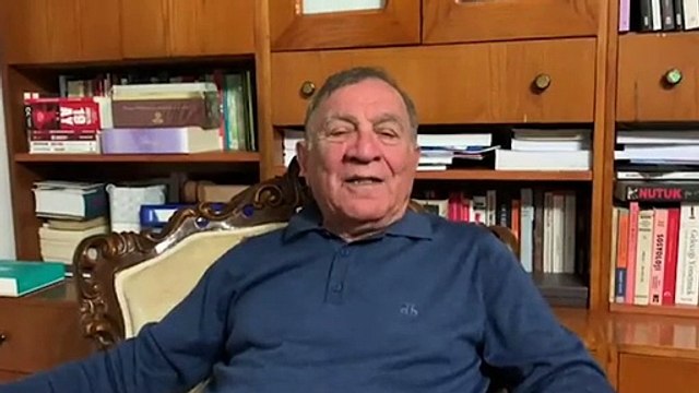 Seyhan Belediye Başkanı Akif Kemal Akay, iftarda saldırıya uğradı