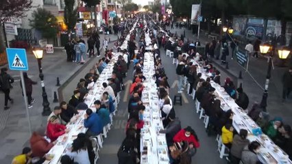 Yaklaşık 5 bin kişi birlikte iftar yaptı