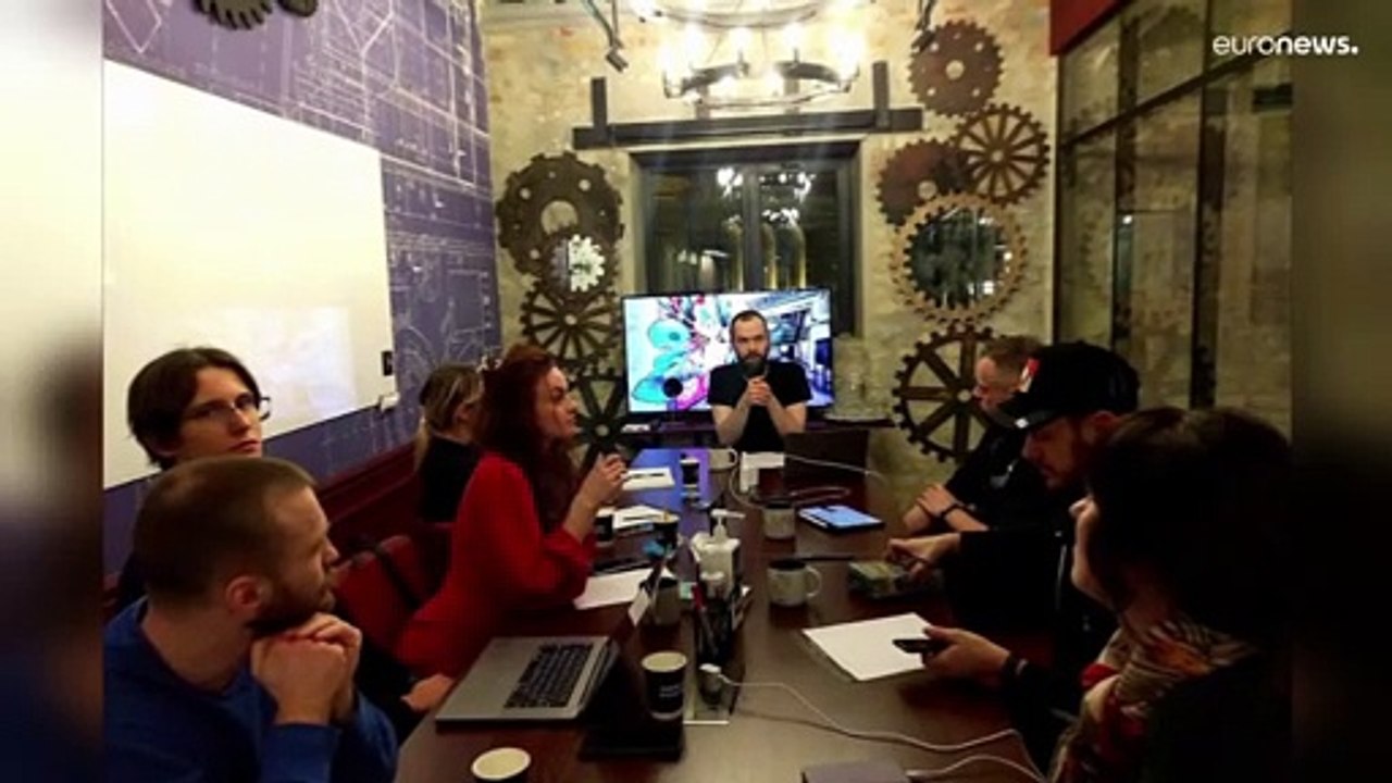 Philosoph in Olivgrün: Olexander Komarow kämpft und denkt für die Ukraine