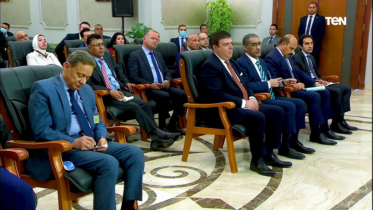 الرئيس السيسي: كلامي للمصريين.. ومش هقول مسلم ومسيحي لأن الكلمة دي تجاوزناها "كلنا زي بعض"