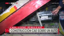 Muro de una construcción cae sobre un vehículo y afecta una vivienda aledaña en El Alto