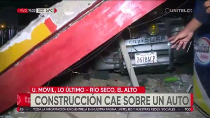 Muro de una construcción cae sobre un vehículo y afecta una vivienda aledaña en El Alto