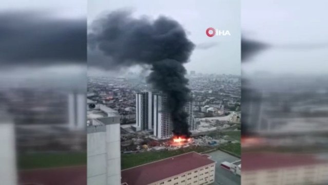 Esenyurt'ta geri dönüşüm alanında korkutan yangın