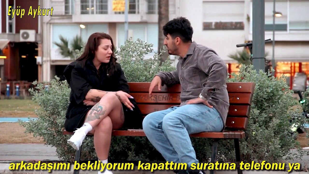 Kıza Komik Teyze Muamelesi Yaptık !