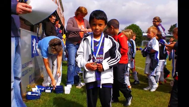 LOPEZ CALDERON JR. TRAINER LIC.UEFA(TRAVAIL MENTAL) Toi moi n'importe qui, personne ne frappe aussi fort que la vie.