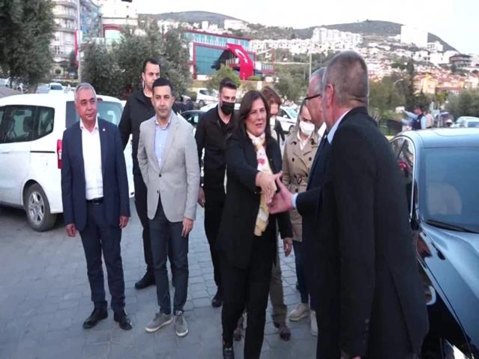 Özlem Çerçioğlu'ndan İftar Yemeğinde Başkan Ömer Günel'e Tam Destek