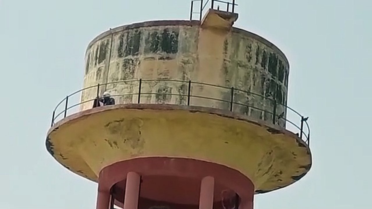 कॉलेज हॉस्टल की पांचवी मंजिल से गिरी छात्रा की...